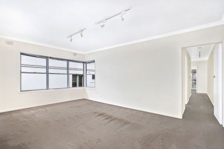 Perfectly Located Two Bedroom Apartment - Photo 4
