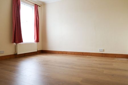 4 Bed End Terrace, Vicarage Road, CR0 - Photo 2