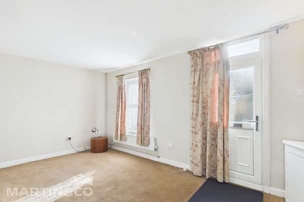 2 bedroom end of terrace house to rent - Photo 1