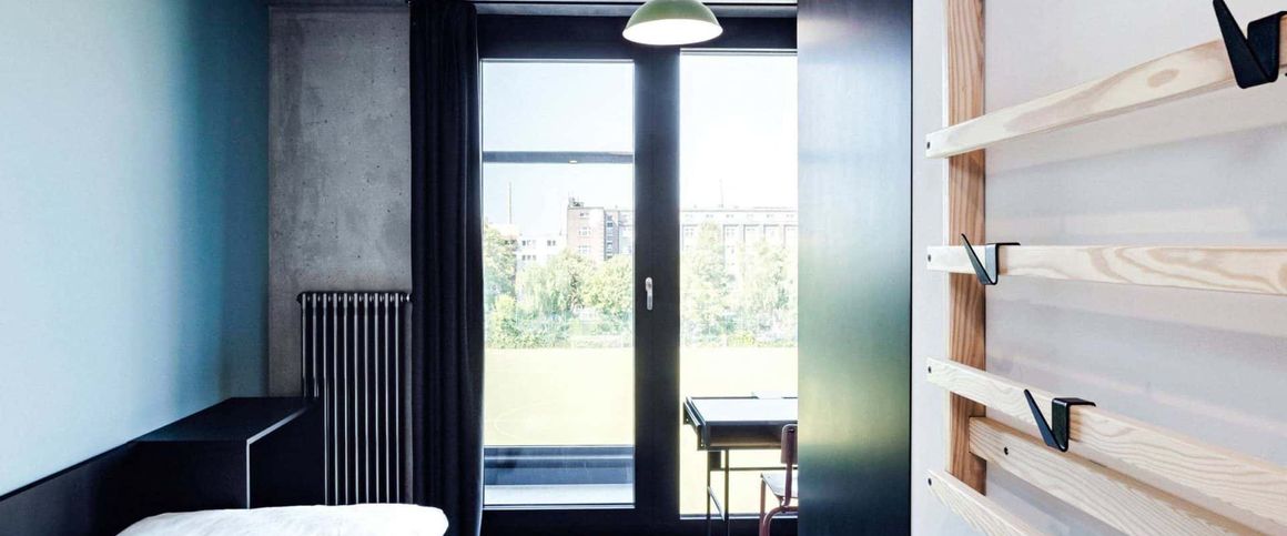 Classic Balcony - Long Term - Floor 2 - Photo 1