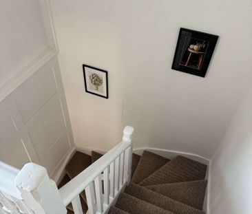 Beautifully refurbished shared house, quiet location - Photo 2
