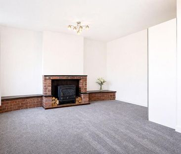 2 bedroom maisonette to rent - Photo 2