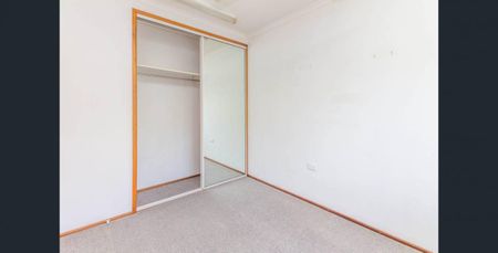 Two Bedroom Townhouse in Quiet complex - Photo 4