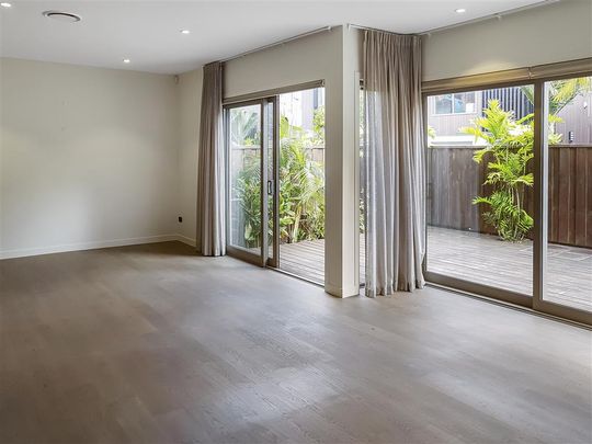 REMUERA: Koraha Street 3 Bedroom Contemporary Living - Photo 1