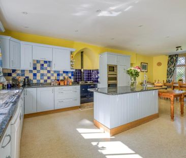 8 bedroom semi-detached house to rent - Photo 6