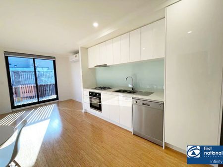 Close to Deakin Uni - 2 Bedrooms, 2 Toilets, 1 Car space - Photo 2
