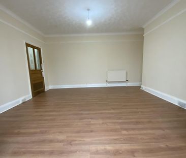 3 bedroom apartment to rent - Photo 3