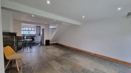 2 bedroom terraced house to rent - Photo 2