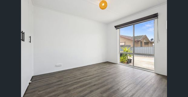 LOW MAINTENANCE ONE BEDROOM UNIT - Photo 1