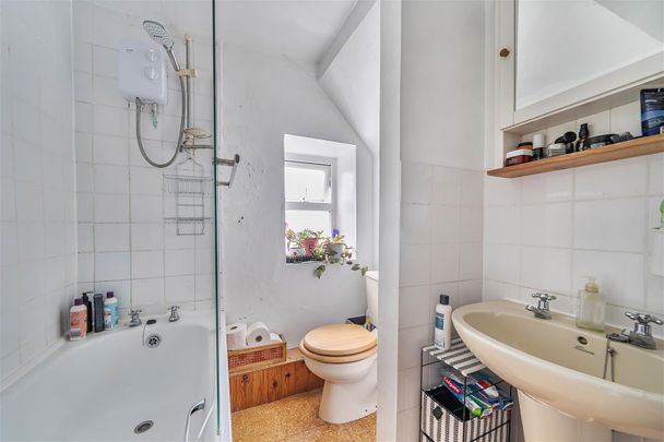 Ambra Vale East, Bristol - Photo 1