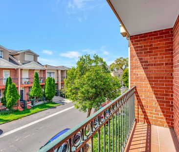 9 Elesbury Avenue, Brunswick East VIC 3057 - Townhouse For Rent | D... - Photo 5