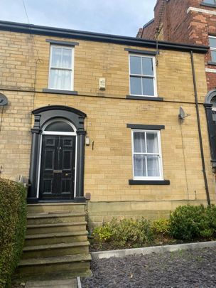 A Providence Avenue, Woodhouse, Leeds - Photo 1