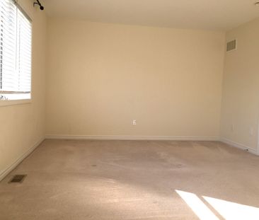 For Lease - 28 Wannamaker Crescent, Cambridge, Ontario - Photo 3