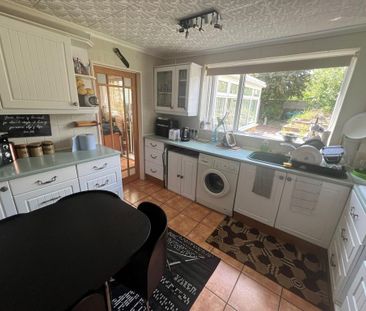 3 bedroom semi-detached house to rent - Photo 4