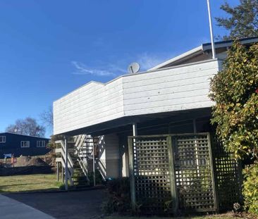 Spacious four bedroom lock wood home - Photo 1