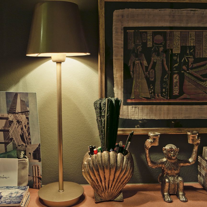 Lägenhet med dubbla balkonger och två arbetsstationer och öppen planlösning - Photo 1