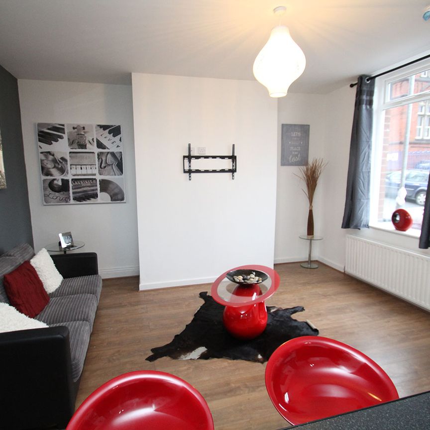 3 Bed - 19 Pennington Street, Woodhouse, Leeds - LS6 2JP - Student - Photo 1