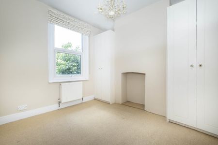 4 bedroom terraced house to rent - Photo 3