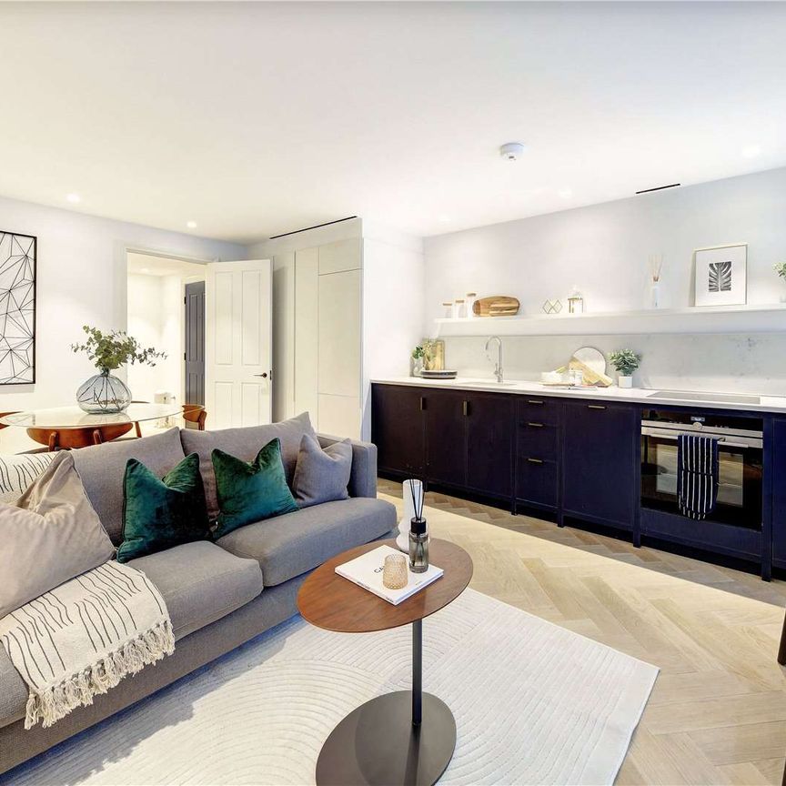 A beautifully presented one bedroom property situated in Covent Garden. - Photo 1