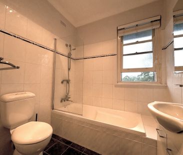 Conveniently Located Family Home - Photo 2