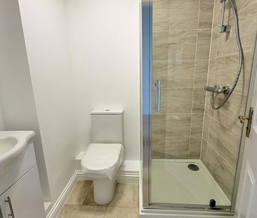 2 bedroom ground floor flat to rent - Photo 2