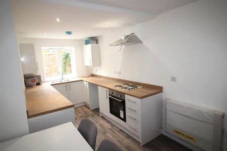 House - Terraced For Rent Heidelberg Road, Southsea - Photo 4