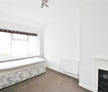 Lyminton Road, Dagenham, Essex, RM8 1RR - Photo 4