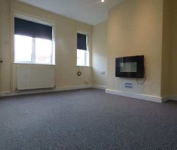 2 bedroom end of terrace house to rent - Photo 1
