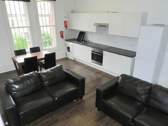 3 bedroom apartment to rent - Photo 1