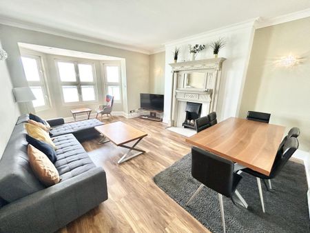 2 bedroom flat to rent - Photo 2