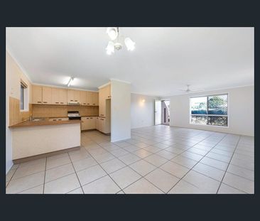 13 Hilltop Parade, Avoca, Qld 4670 - Photo 5