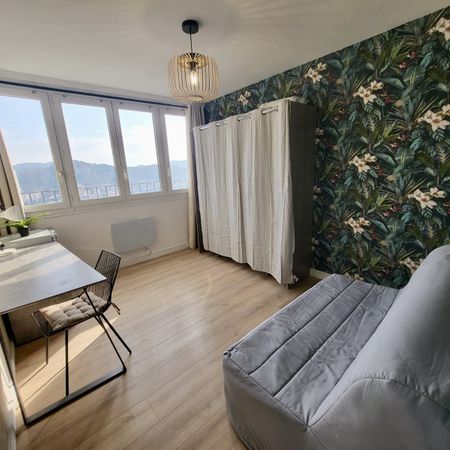 Location Appartement 5 pièces 24m² MARSEILLE 9ème - Photo 3