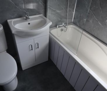 3 bedroom semi-detached house to rent - Photo 6