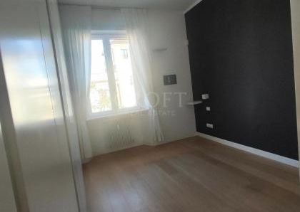 Parioli-Piazza delle Muse: Restored 3 bedroom, 3 Bath, spacious living, kitchen, balcony, near park, master bed & 2 single bedrooms. Ref 1045