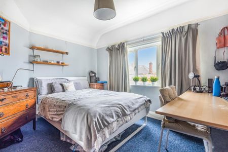 4 bedroom semi-detached house to rent - Photo 4