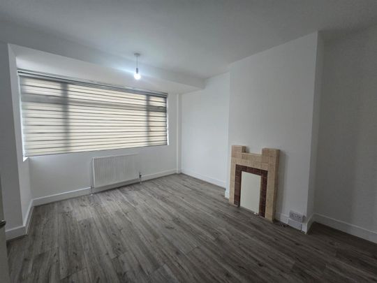 Tysoe Avenue, Enfield EN3, London - Photo 1