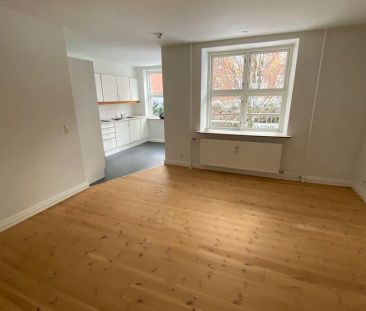 Indbydende 3-værelses lejlighed med altan i Vestbyen - Photo 1