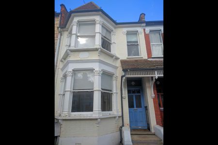 5 Bed Terraced House, Hewitt Road, N8 - Photo 2