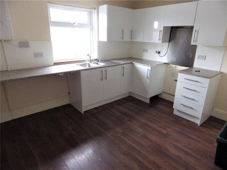 3 bedroom apartment to rent - Photo 5