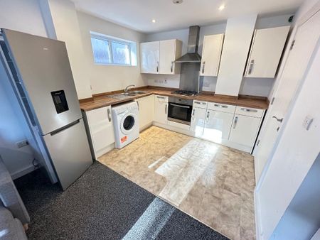 1 bedroom semi-detached house to rent - Photo 5