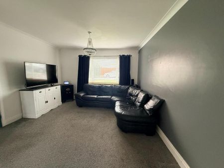 3 bedroom semi-detached house to rent - Photo 4