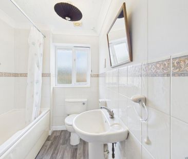 2 bedroom terraced house to rent - Photo 2