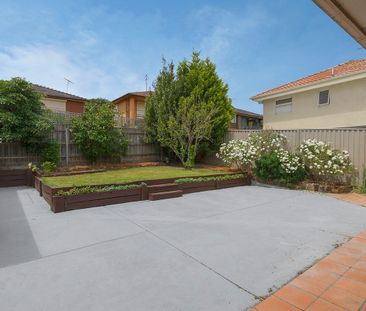 Spacious Four-Bedroom Home & Generous Outdoor Space - Photo 6