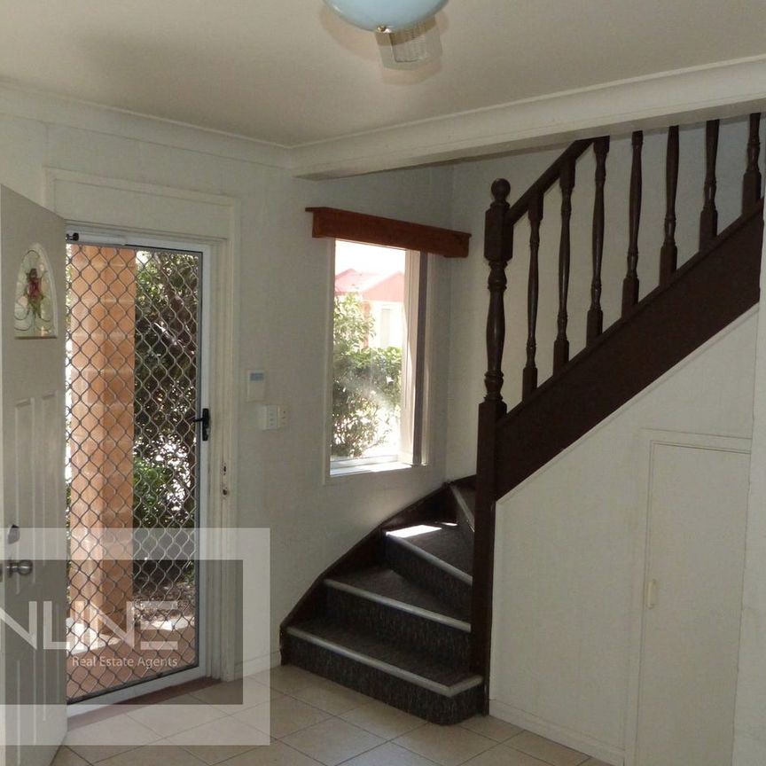 3 Bedroom Townhouse nestled in a lovely quiet complex - Photo 1