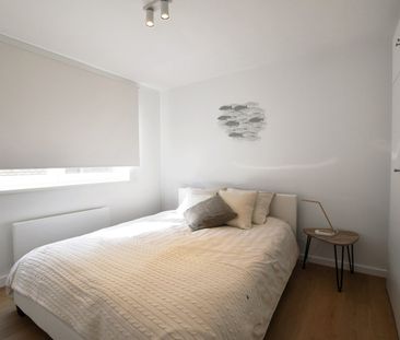 Mooi gemeubeld appartement rustig gelegen, doch centraal - Photo 2
