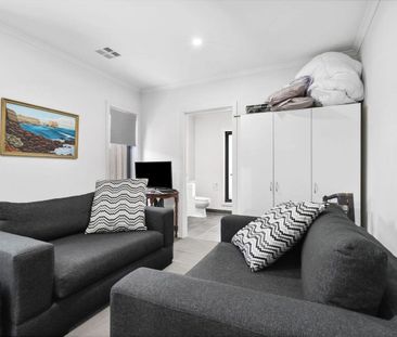 Modern Unit Living - Photo 2