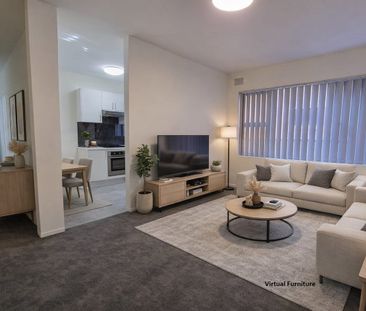 Charming Two-Bedroom Apartment in Cozy Complex - Photo 5