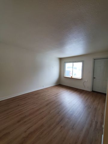 For Lease - 279 Pasadena Drive Unit# Unit B, Georgina, Ontario - Photo 3