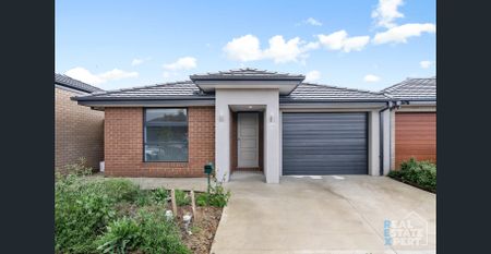 For Lease – 4-Bedroom Family Home in Prime Cranbourne East Location - Photo 4