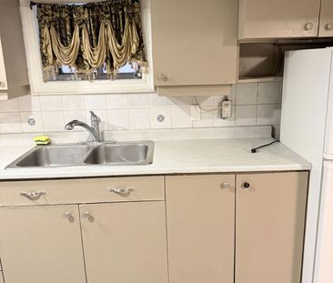 For Lease - 241 Dunraven Drive Unit# Main, Toronto, Ontario - Photo 5